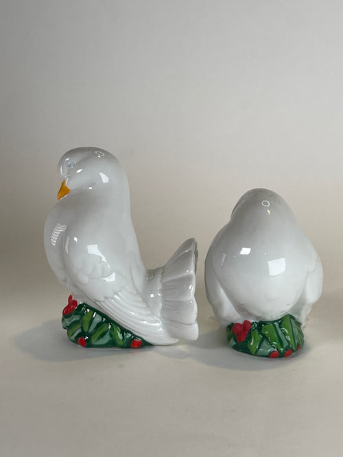 Avon 1993 Holiday Dove (Ceramic Wall Figurine)