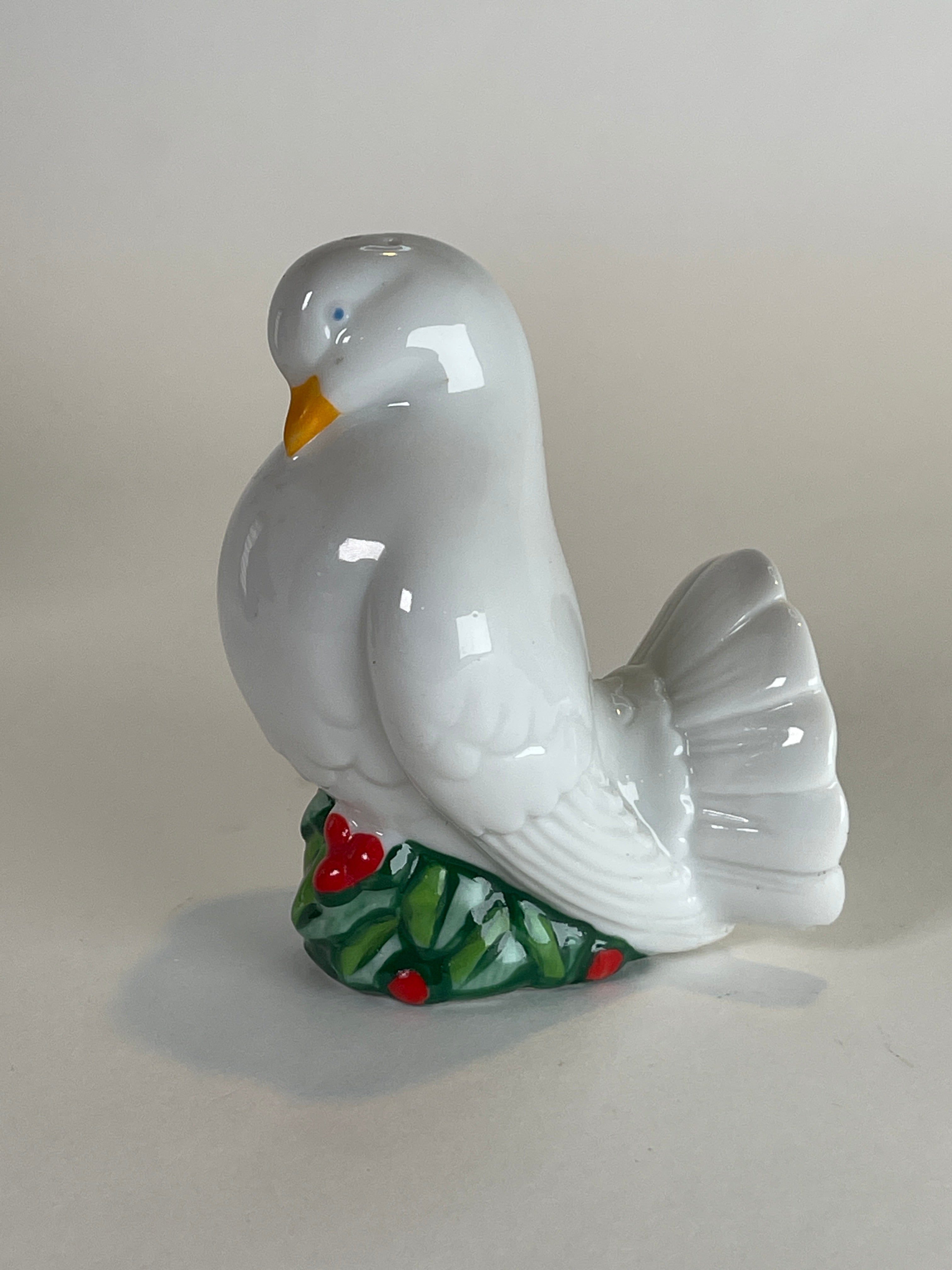 Avon 1993 Holiday Dove (Ceramic Wall Figurine)
